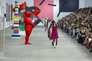 Chanel-Karl-Lagerfeld-SS-2014.jpg (1000×665)