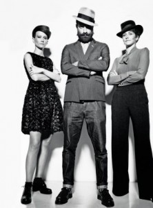 Ilaria-e-Veronica-Cornacchini-Matteo-Gioli-30-28-e-26-anni-designer-di-cappelli_main_image_object