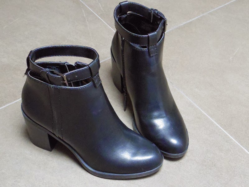new in cutout booties