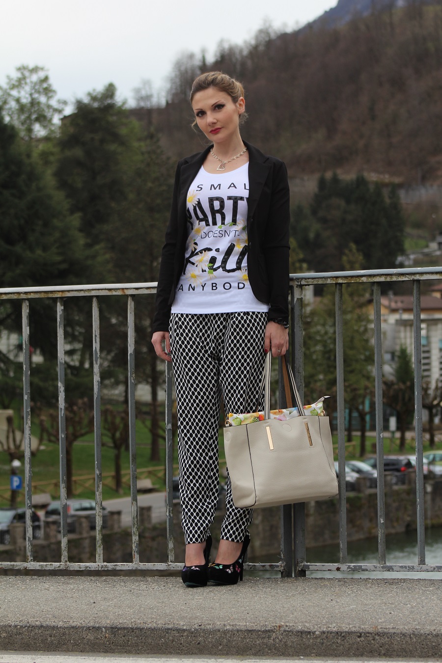 Harem pants - Fashion blogger outfit & Styling Tips