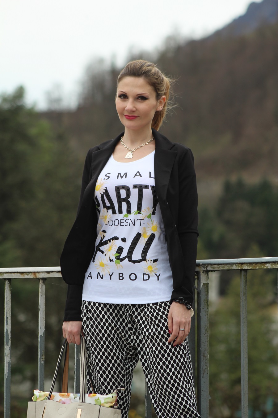 Harem pants - Fashion blogger outfit & Styling Tips