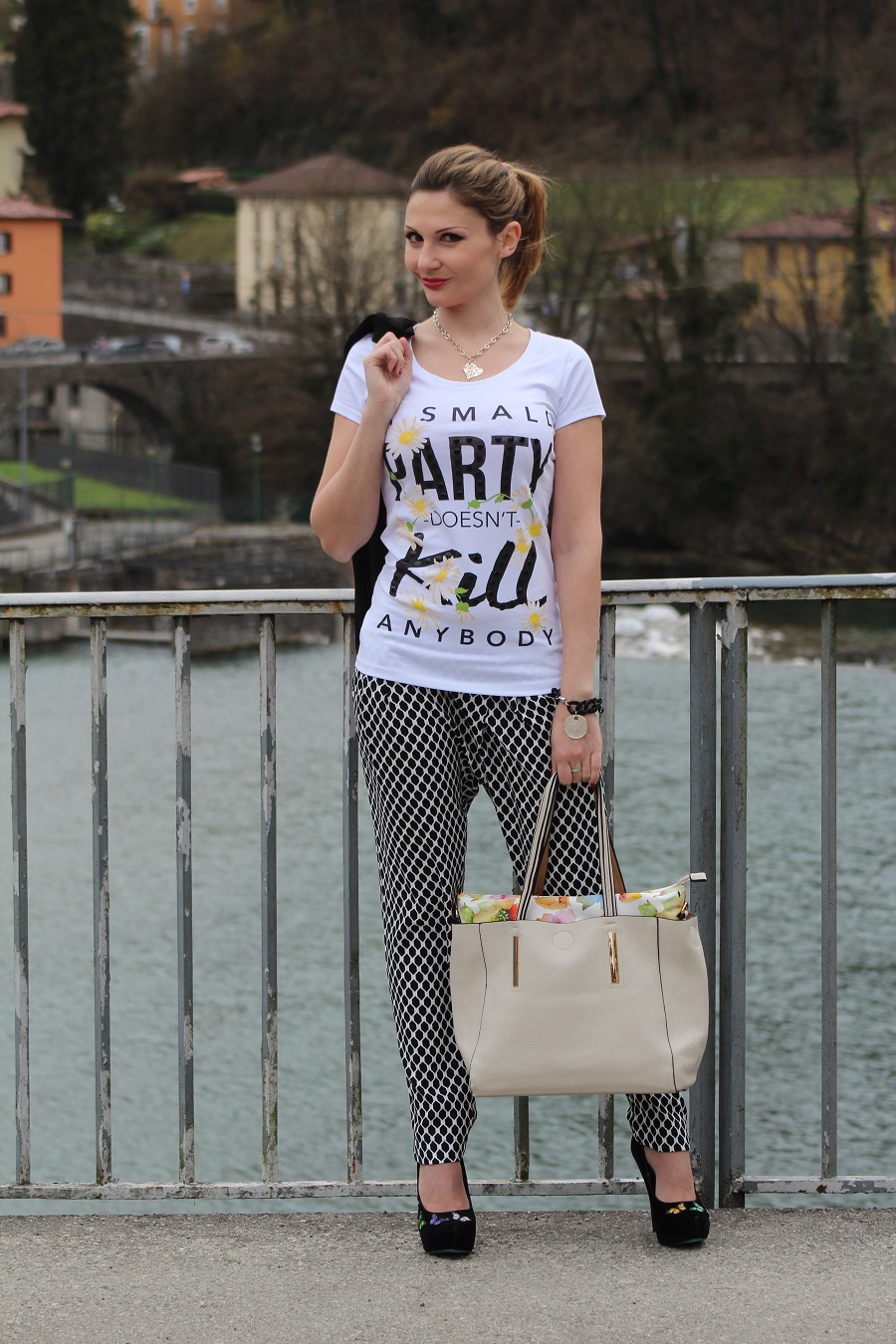 Harem pants - Fashion blogger outfit & Styling Tips