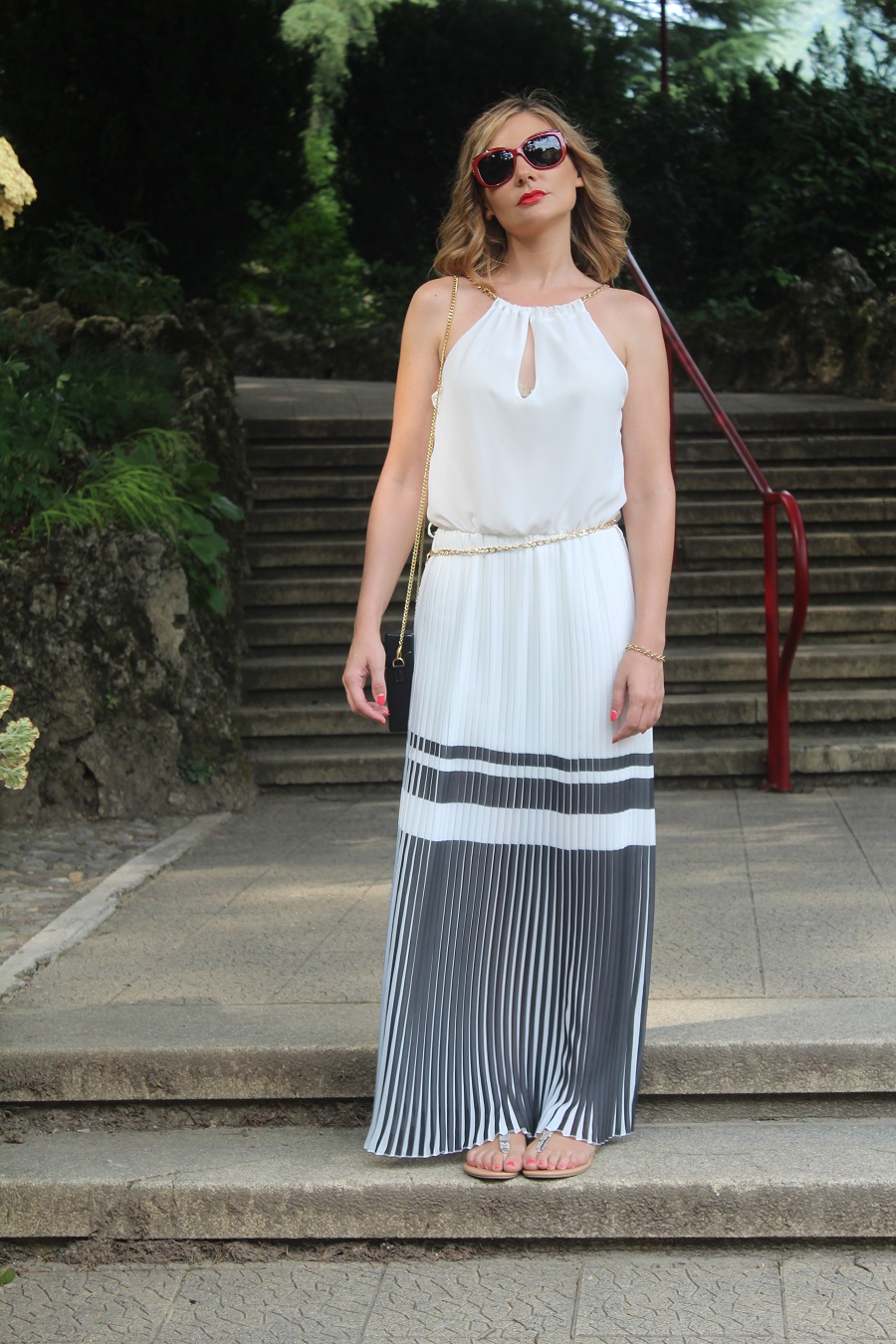 Pleated maxi dress black and white fashion blogger outfit (2)