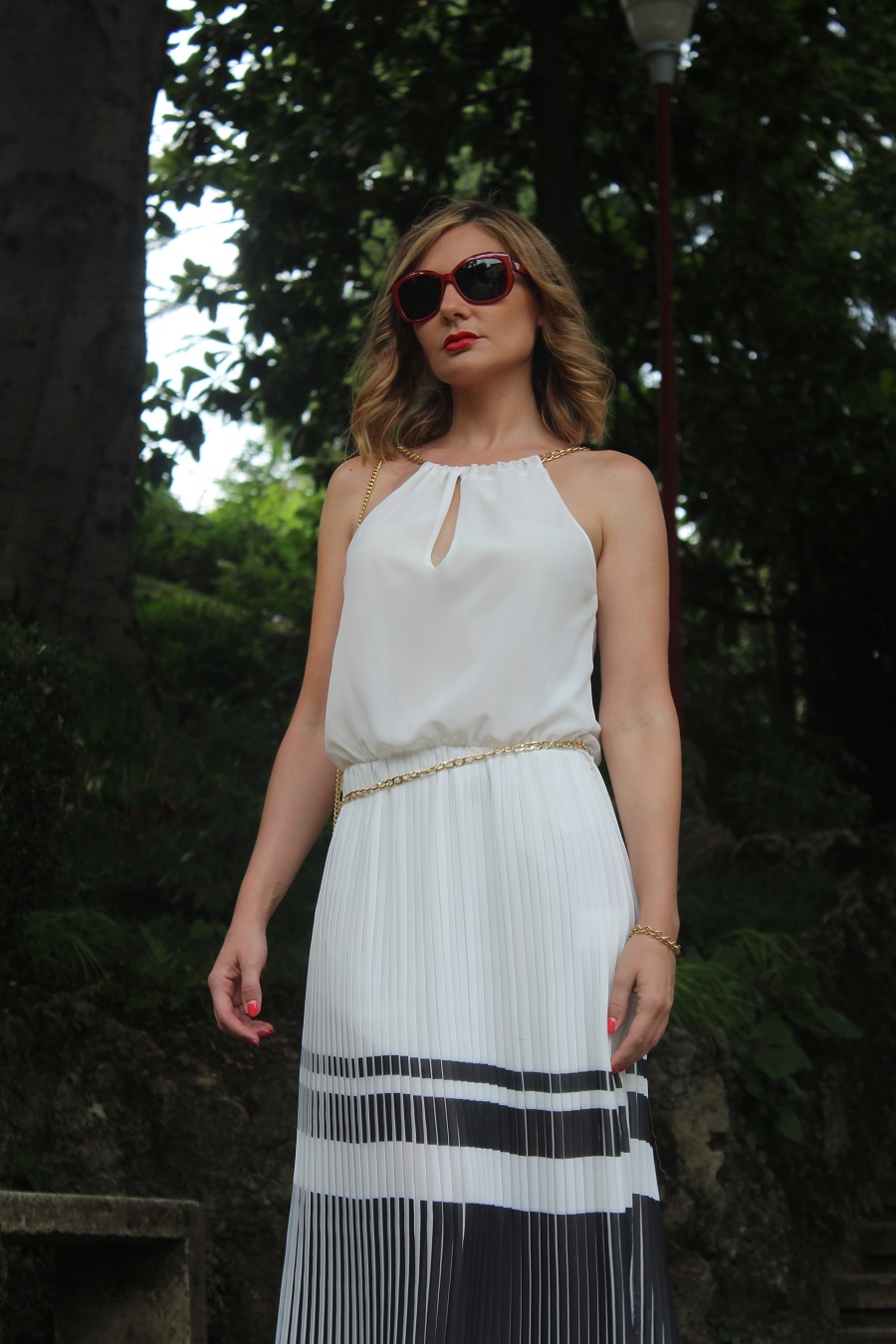 Pleated maxi dress black and white fashion blogger outfit (3)